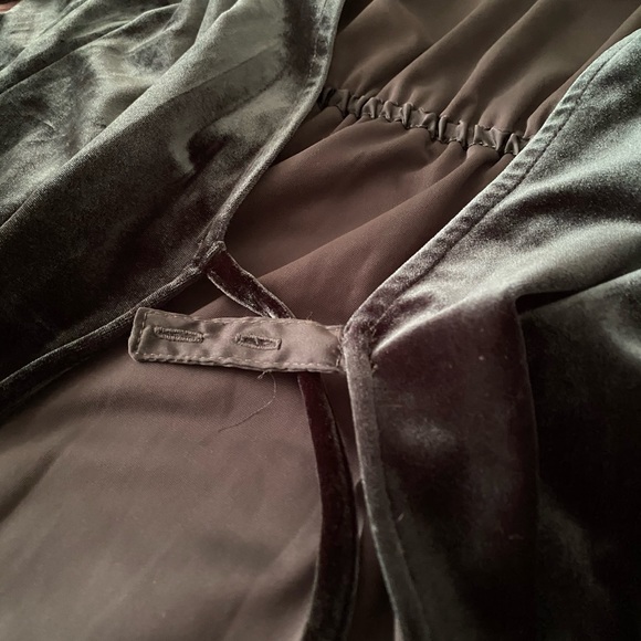 Clad & cloth midi emerald wrap dress 👗 - Picture 4 of 4